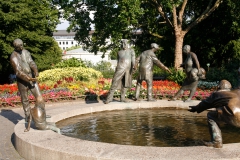 Brunnen "Der Lauf des Geldes"